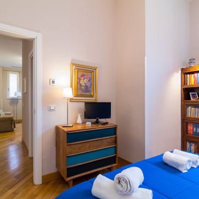 Deluxe One-Bedroom Apartment Elegant Flat at Municipio by Napoliapartments Promo Code