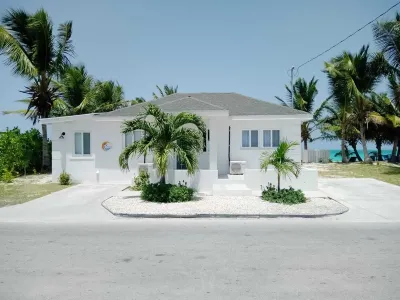 960 Sq. ft  Beach  Front Villa located in Steventon, Exuma,  Bahamas . Hotels in 