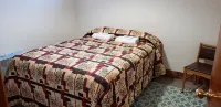 Caribou Lodge and Motel Hotele w: 