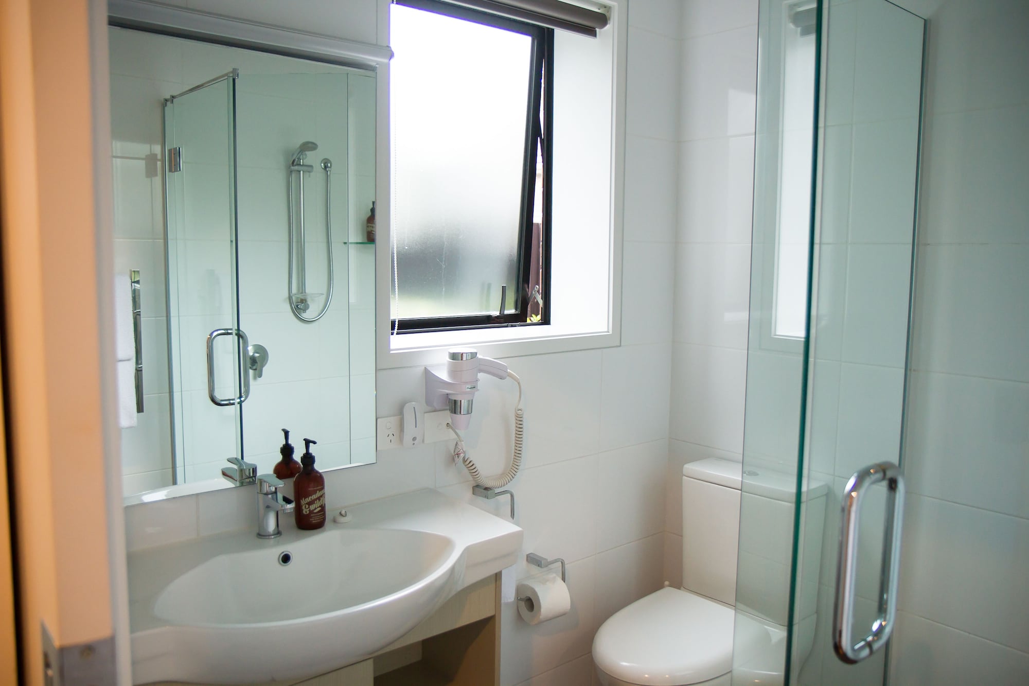 标准双人床一室房