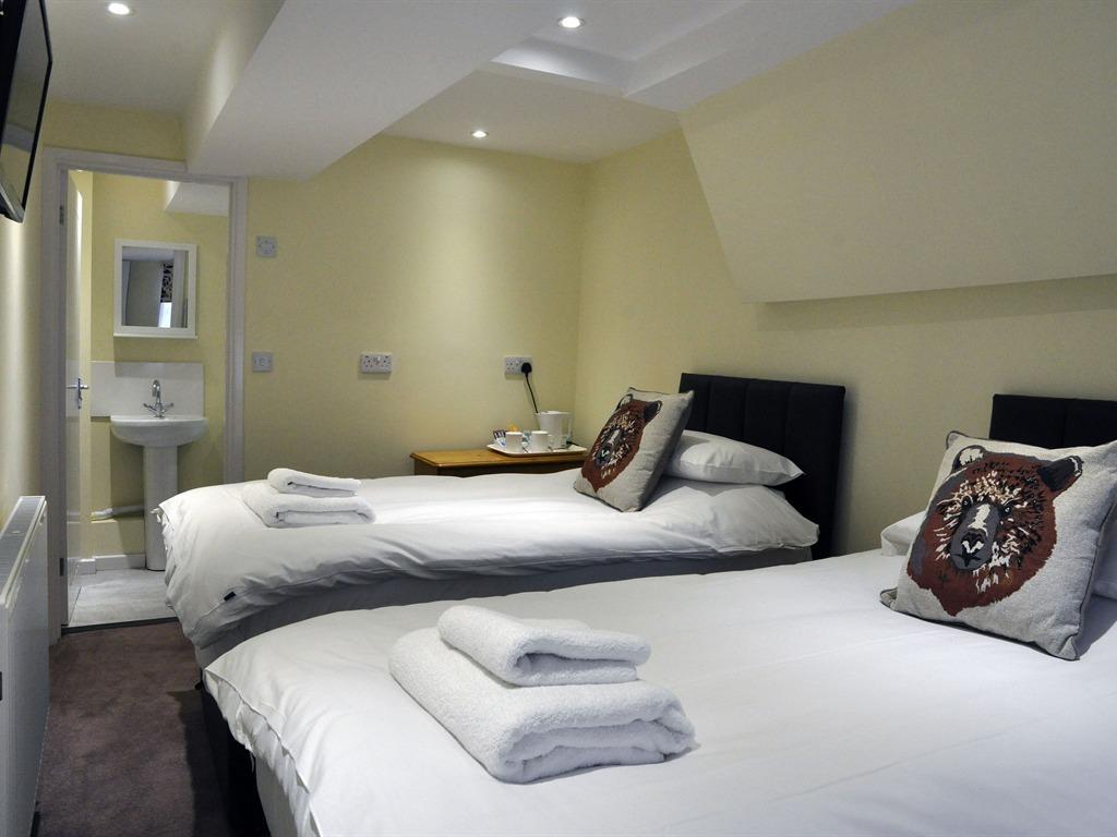 双人房（连通浴室）