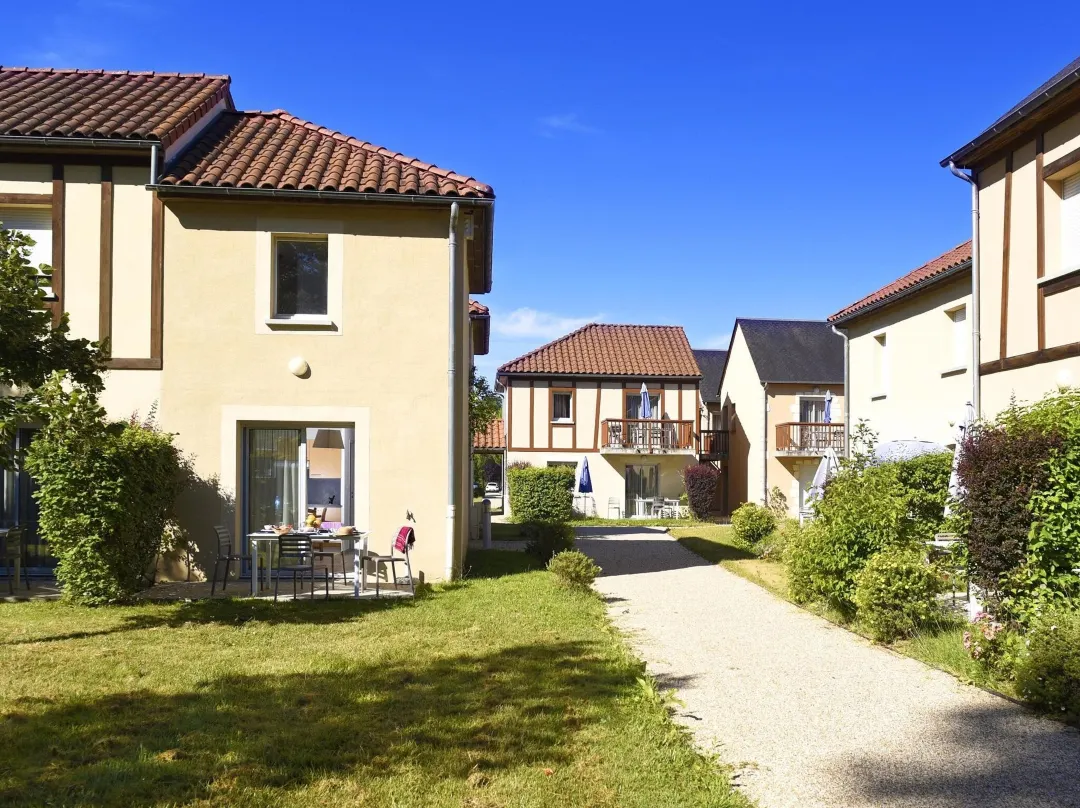 Apartment In France With Pool Views - Montignac