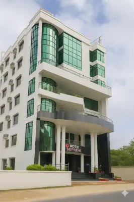 Hotel Supreme Hotel a 