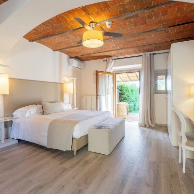 Standard Double Room with Patio Locanda le Piazze Promo Code