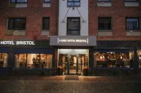Home Hotel Bristol Hotels in 