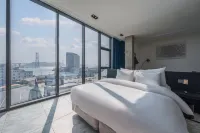 HARBOR BRIDGE HOTEL