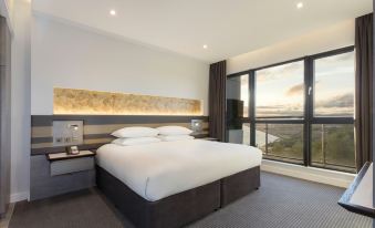 DoubleTree by Hilton Edinburgh - Queensferry Crossing - Housity