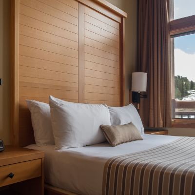 Deluxe Room With Mountain View And Balcony Sunshine Mountain Lodge Promo Code
