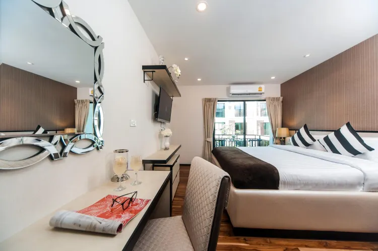 ห้องสตูดิโอพร้อมวิวสระว่ายน้ำ ปลอดบุหรี่