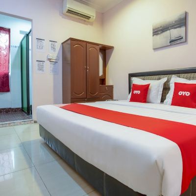 Bilik Deluxe King Kupon OYO 89782 Ranau City Inn