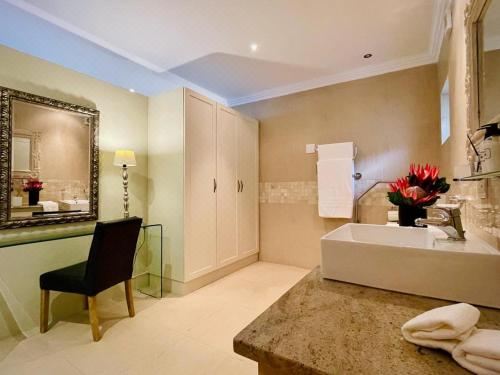 泳池景奢华特大床间或双床间