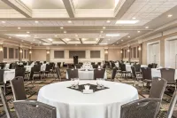 Grand Hotel & Conference Centre Calgary Airport, an Ascend Collection Hotel
