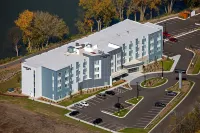 Courtyard Appleton Riverfront