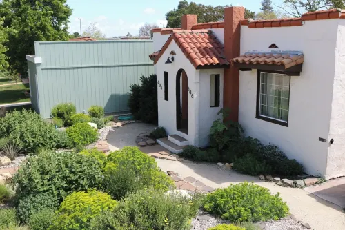 Casita Azul - historic duplex in the heart of downtown Paso Robles