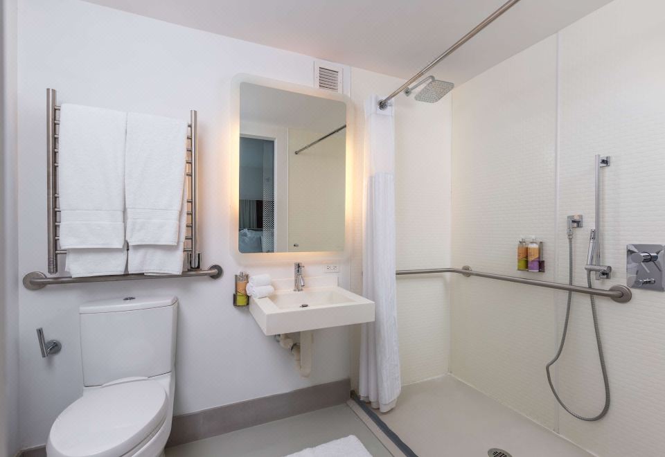 Yotel New York Times SquarePremium Room, 1 Queen Bed (ADA)