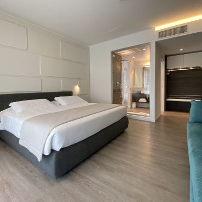 Deluxe Triple Room Solho Promo Code