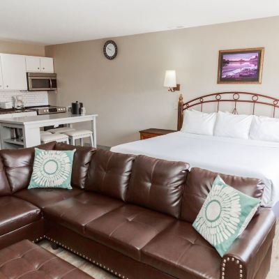 Superior Room, Multiple Beds, Kitchen Aarchway Inn Promo Code
