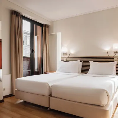 Hotel da Bolsa Hotels near Look at Porto