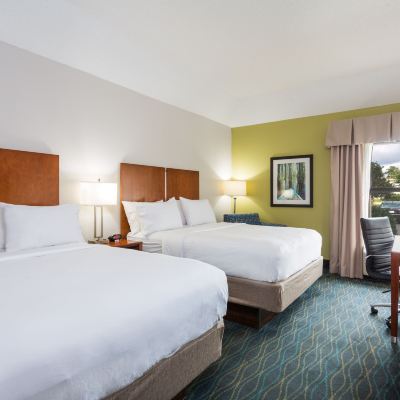 2 Queen Beds Standard Comm Access Tub Holiday Inn Express & Suites Wilmington-University Center, an IHG Hotel Promo Code