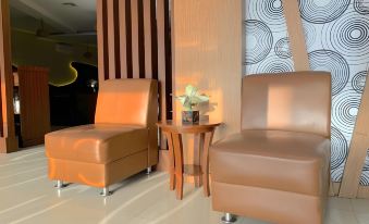 Parma Paus Hotel - Housity