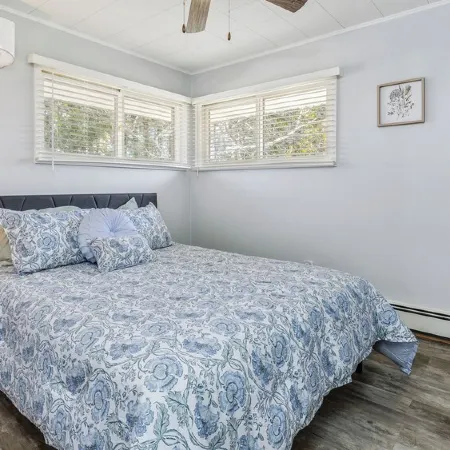 Lake Shore Luxury- 4-bedroom house in charming Escanaba with AC, WiFi. Book now Отели в г. Эсканаба