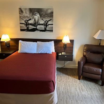 Queen Suite with Sofa Bed and Jetted Tub McCoy's Inn Promo Code
