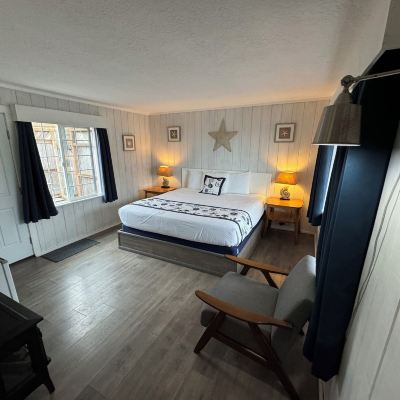 Standard Room, 1 King Bed, Mountain View, Ground Floor Deane's Oceanfront Lodge Promo Code