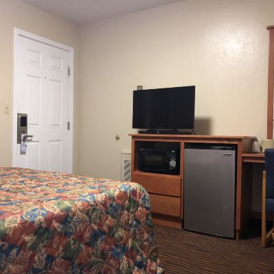 Queen Room Evergreen Lodge Promo Code