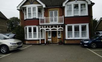 Gable End Guest House - Housity