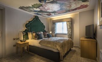 The Three Swans Hotel, Hungerford, Berkshire - Housity