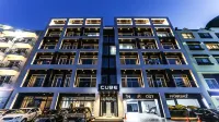 Hotel Cube Hotele w: 