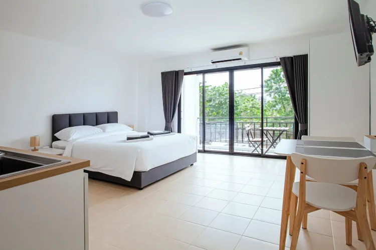 สตูดิโอพร้อมวิวทะเลบางส่วน