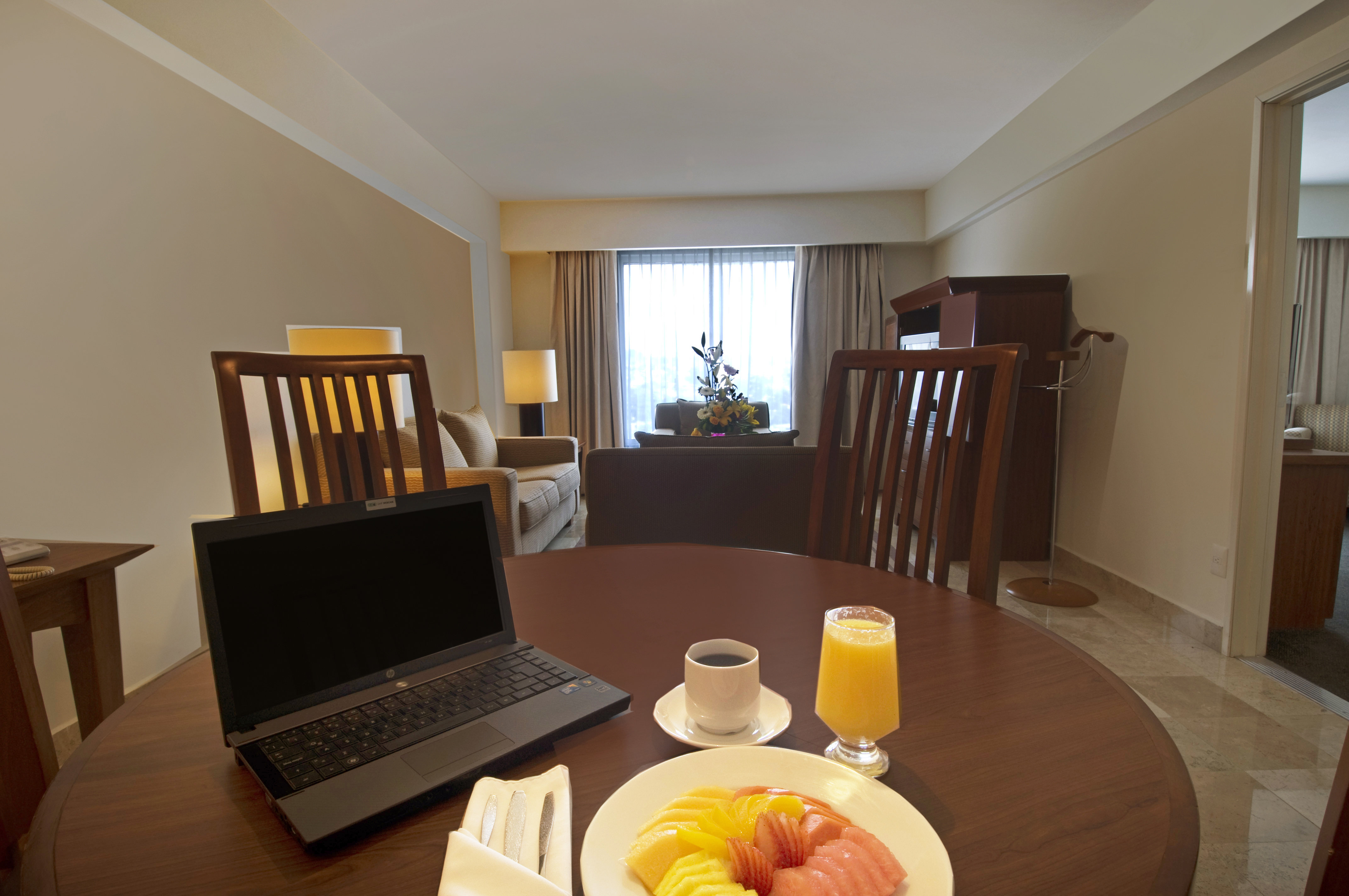 Fiesta Inn Express Puebla Finsa精致套房