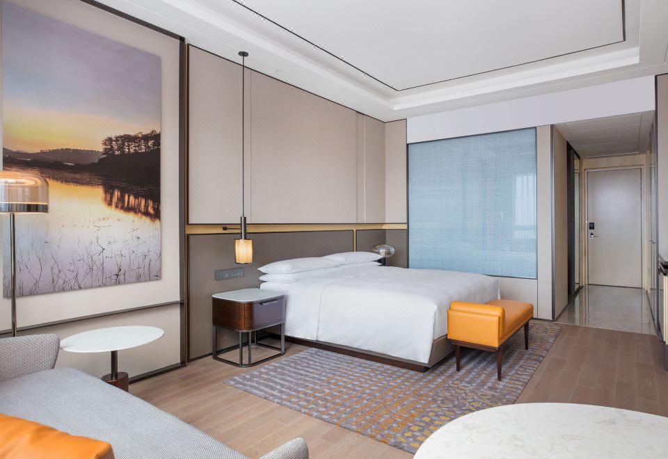 Sheraton Baohua HotelDeluxeDouble Room