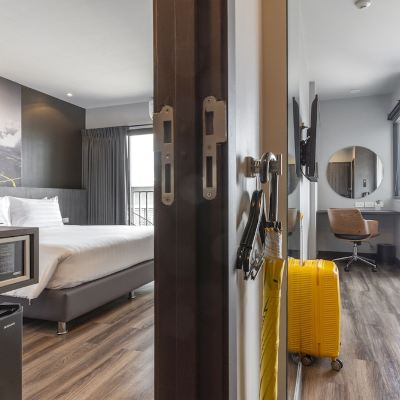 清邁連通房帶陽台 睡在清邁塔佩門時尚生活飯店優惠