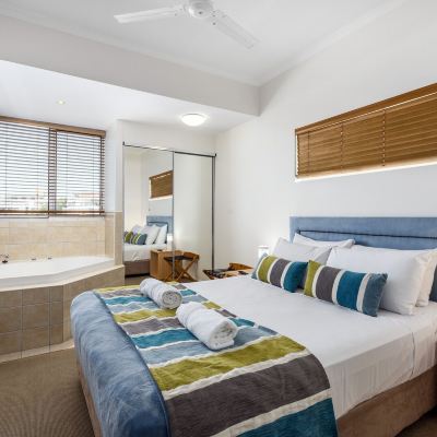 One-Bedroom Spa - Poolside Tower Rolling Surf Resort Promo Code