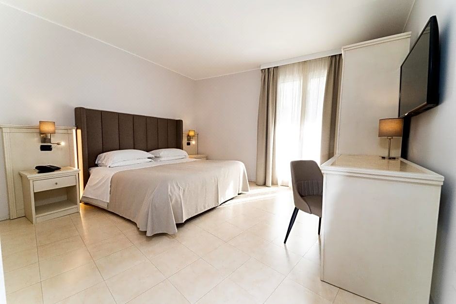 带阳台的双人或双床房-附楼