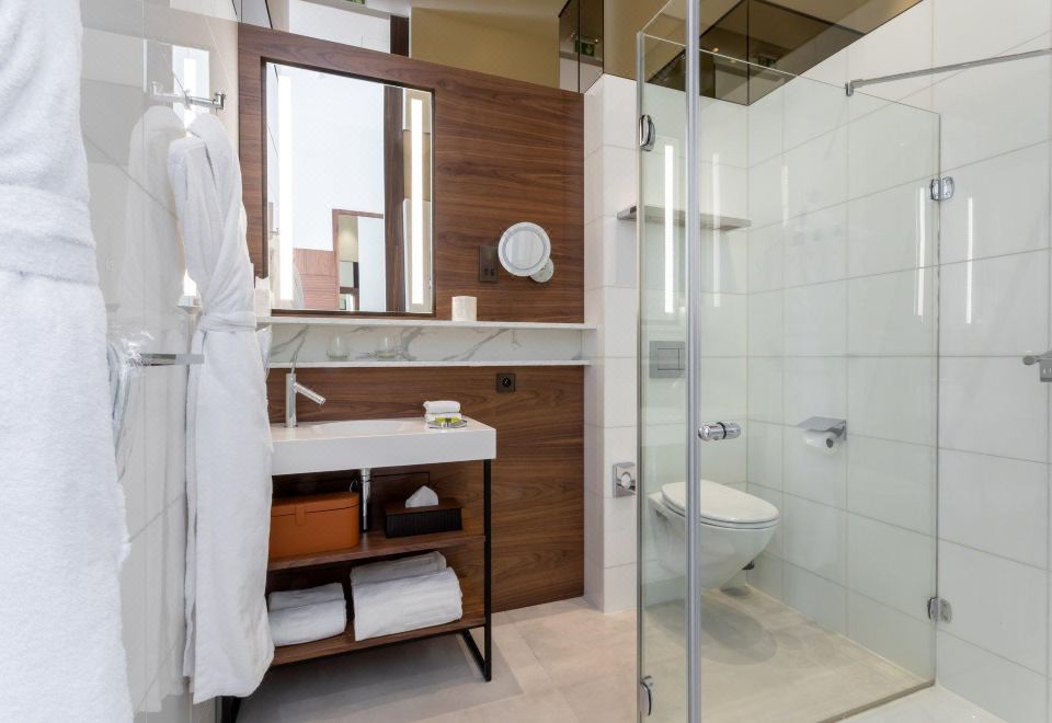 InterContinental Hotels Paris - Champs-Elysées EtoileAccessible Premium King Room