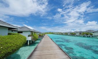 Holiday Island Resort & Spa Maldives