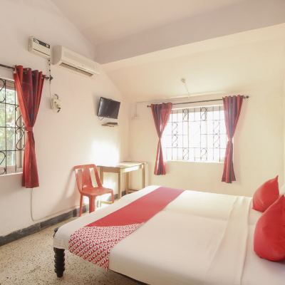 Classic Room OYO 76729 Delma Merchant's Guest House Promo Code