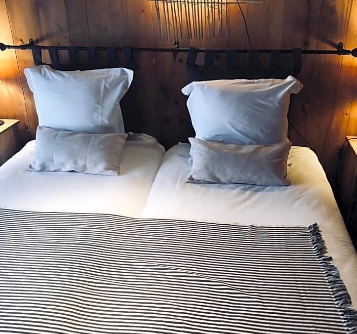 带山景的双人房1