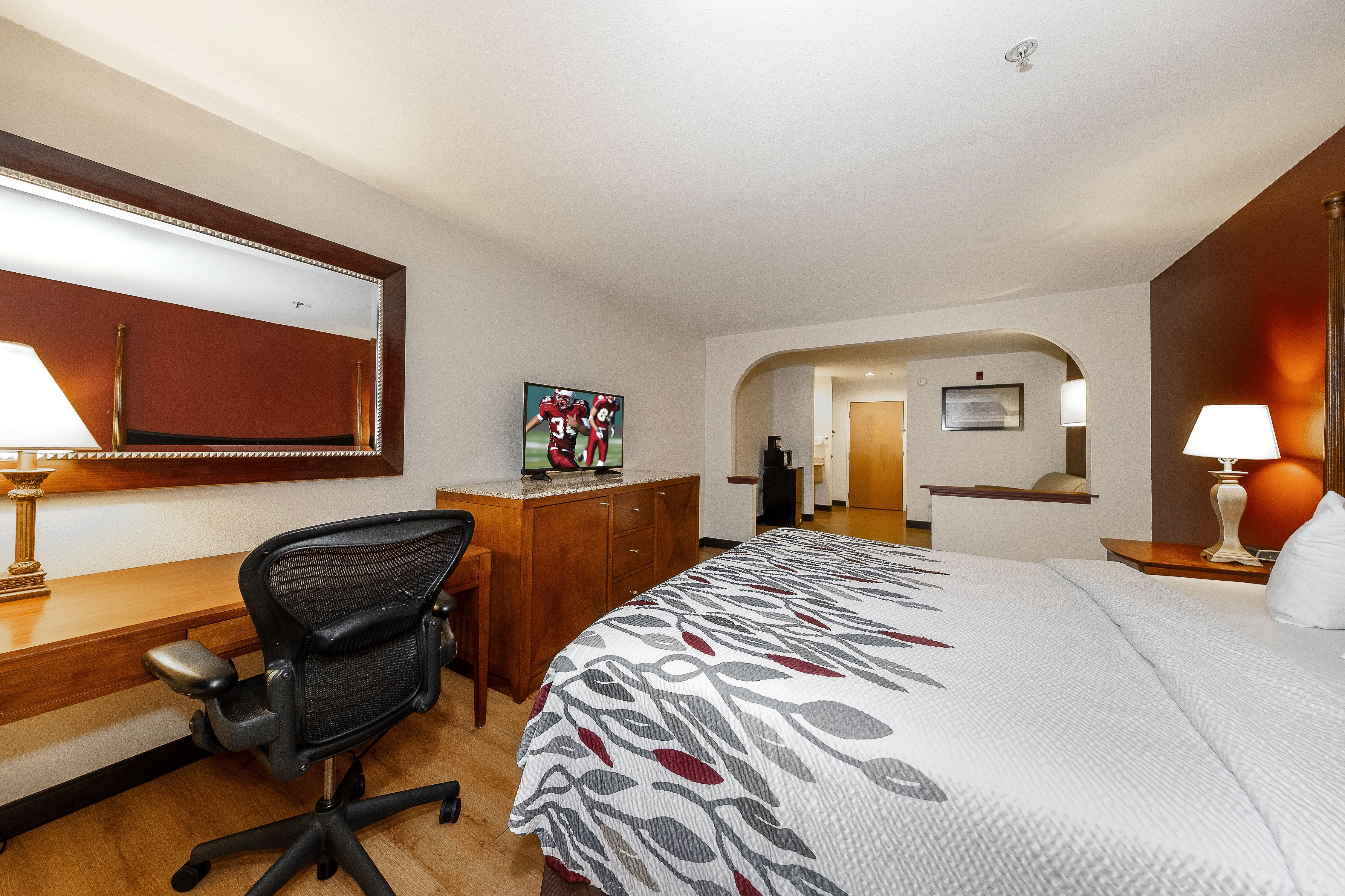 Red Roof Inn & Suites Biloxi - Ocean Springs (Latimer) - 2026