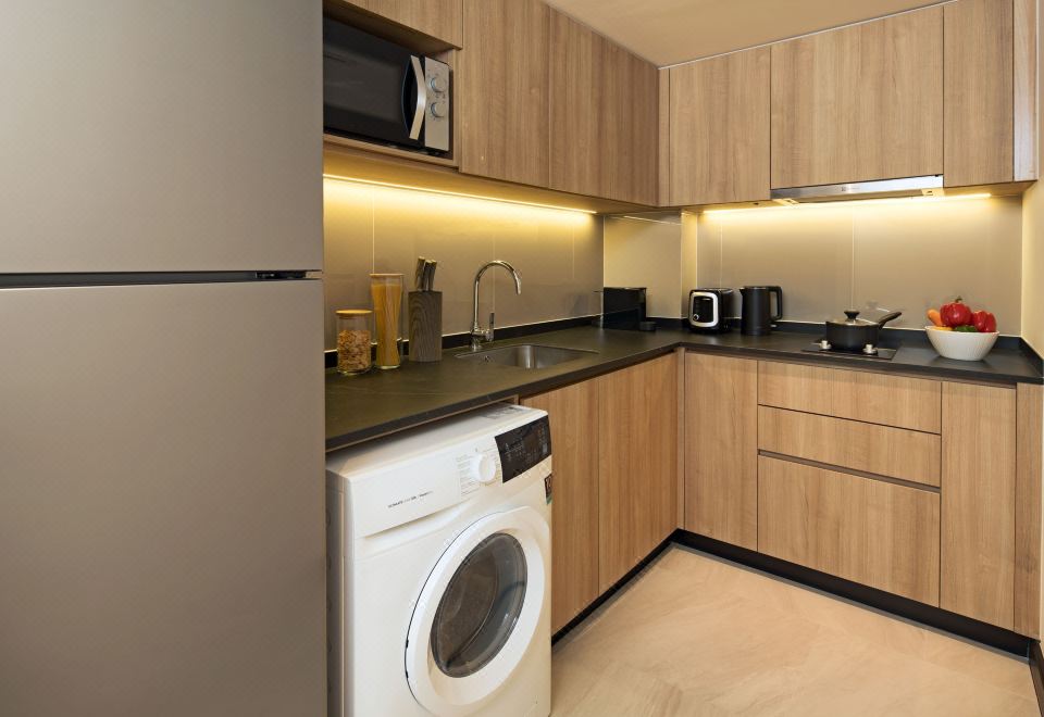 Marriott Executive Apartments Bangkok, Sukhumvit 50Studio Deluxe Balcony, Studio, 1 King, City View, Balcony