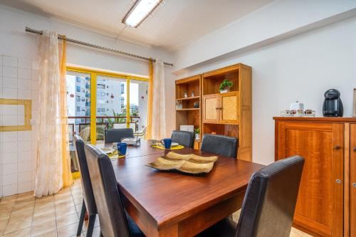 高级一卧室带阳台公寓