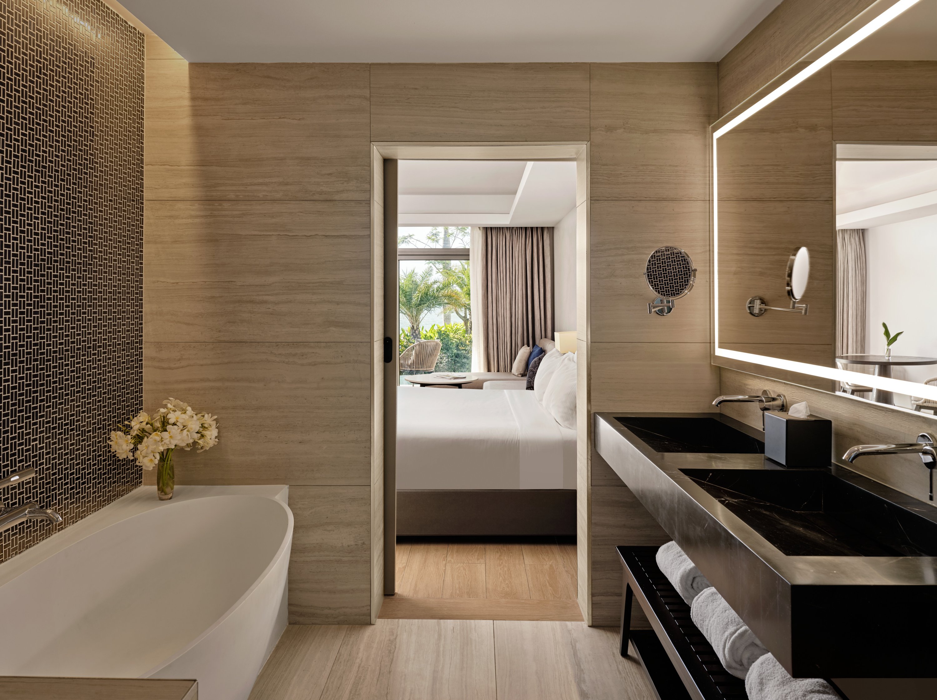 特大床转角海景小型套房