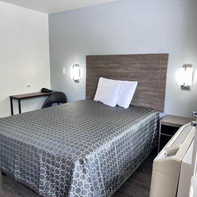 Standard Queen Room-Accessible Masters Inn Doraville Promo Code