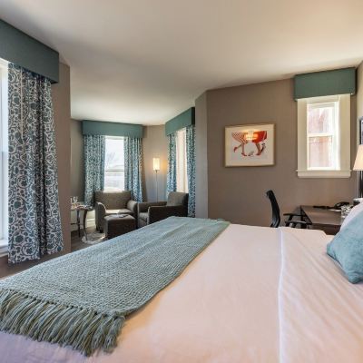 Superior Queen Room The Centennial Hotel Promo Code