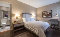The Lord Nelson Hotel & Suites Hotel a 