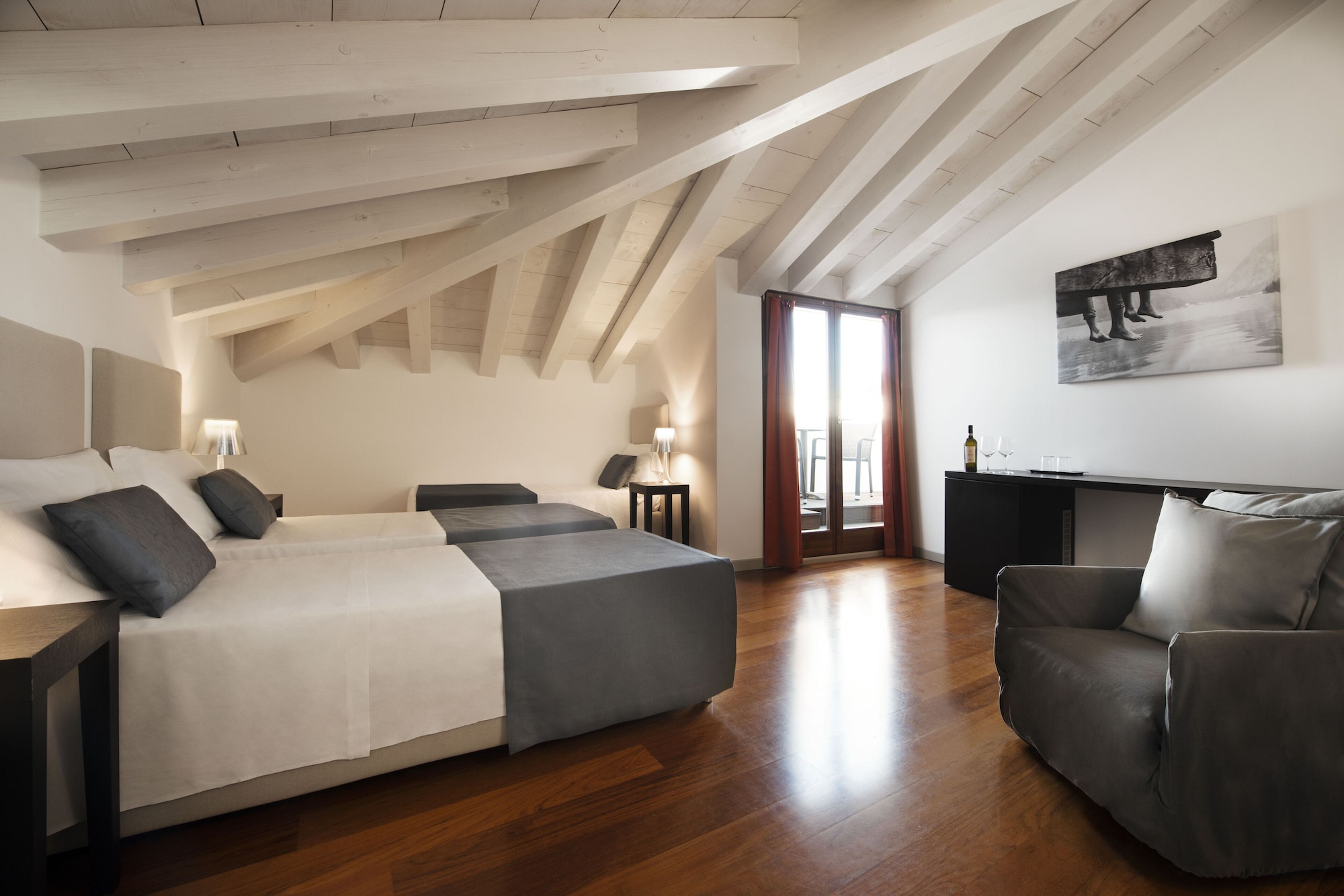 豪华家庭间 - 带湖景