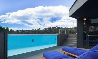 One Suite Hotel - Housity